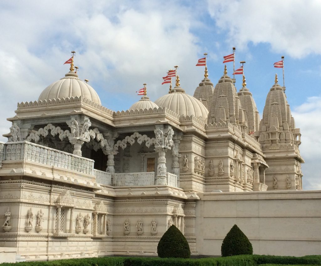 PDT-2019-Londres-Niesden Temple-Facade-Les Papotis de Thalie 